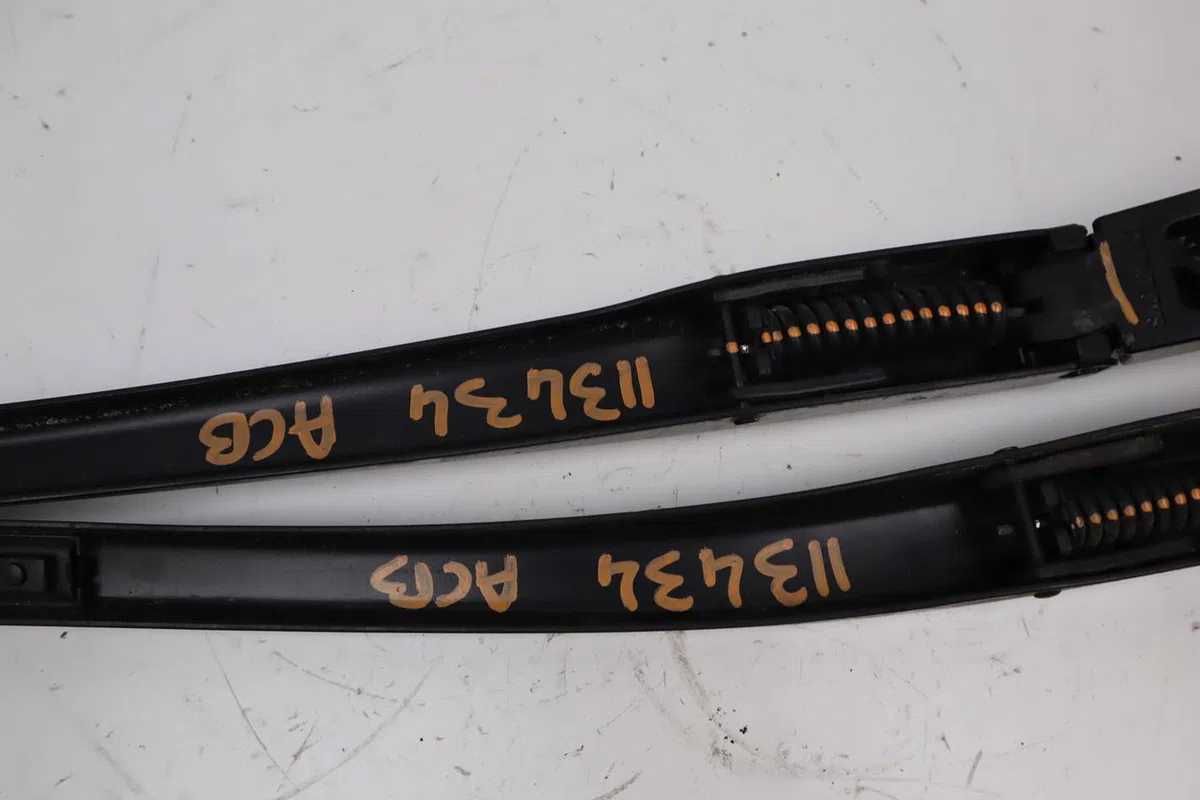 Bras essuie-glace avant Honda CIVIC VIII Hatchback (FN, FK) 1.8 (fn1, fk2) (2005) occasion