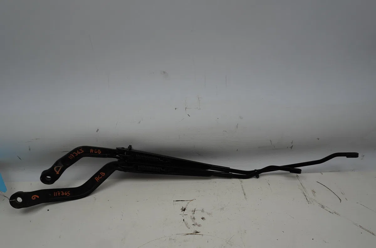 Bras essuie-glace avant Nissan ALMERA II Hatchback (N16) 1.8 (2000-2002) occasion
