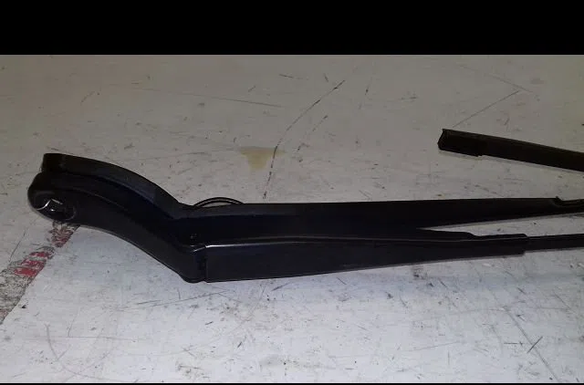 Bras essuie-glace avant Peugeot 207 CC (WD_) 1.6 hdi (2007-2015) occasion — photo 2