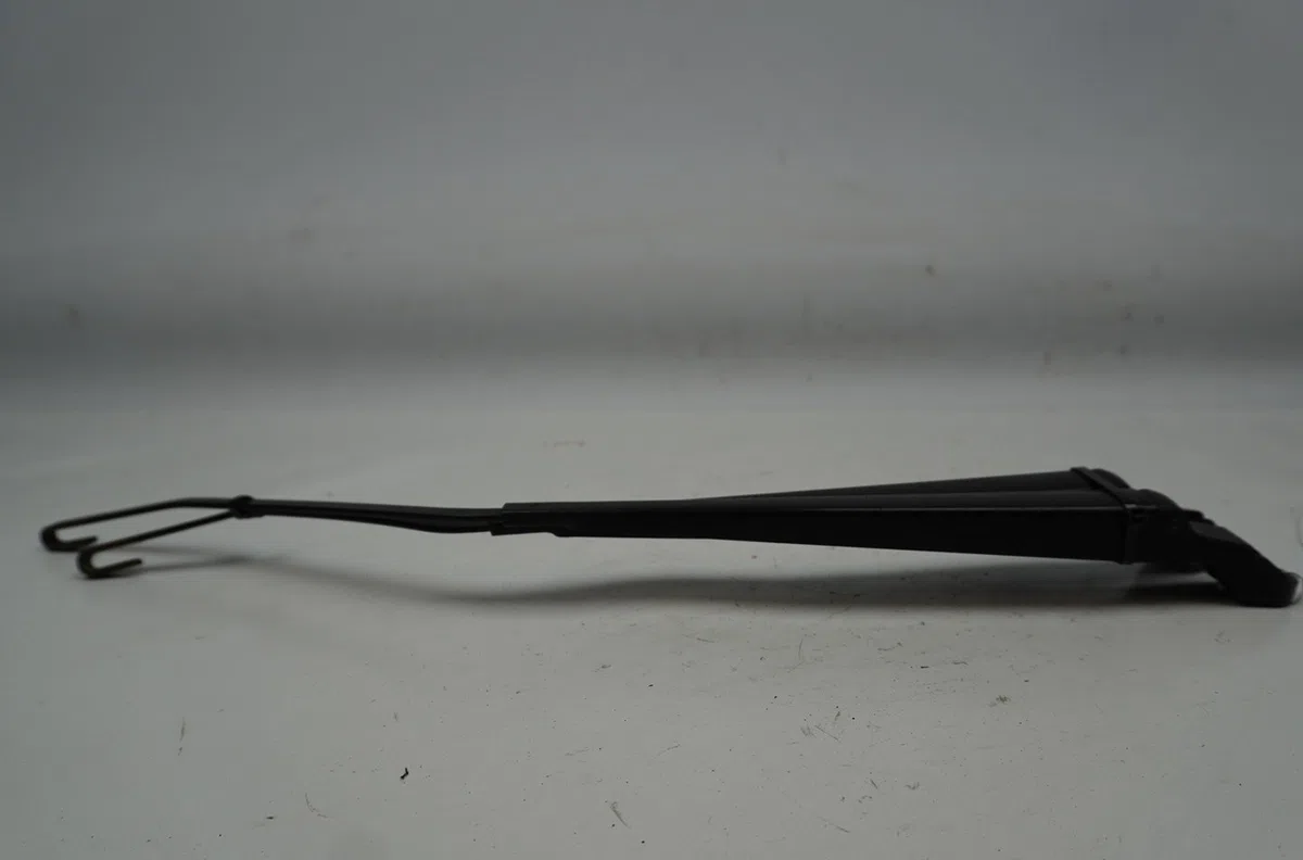 Bras essuie-glace avant Peugeot 306 3-5 portes (7A, 7C, N3, N5) 1.9 d (1994-2001) occasion