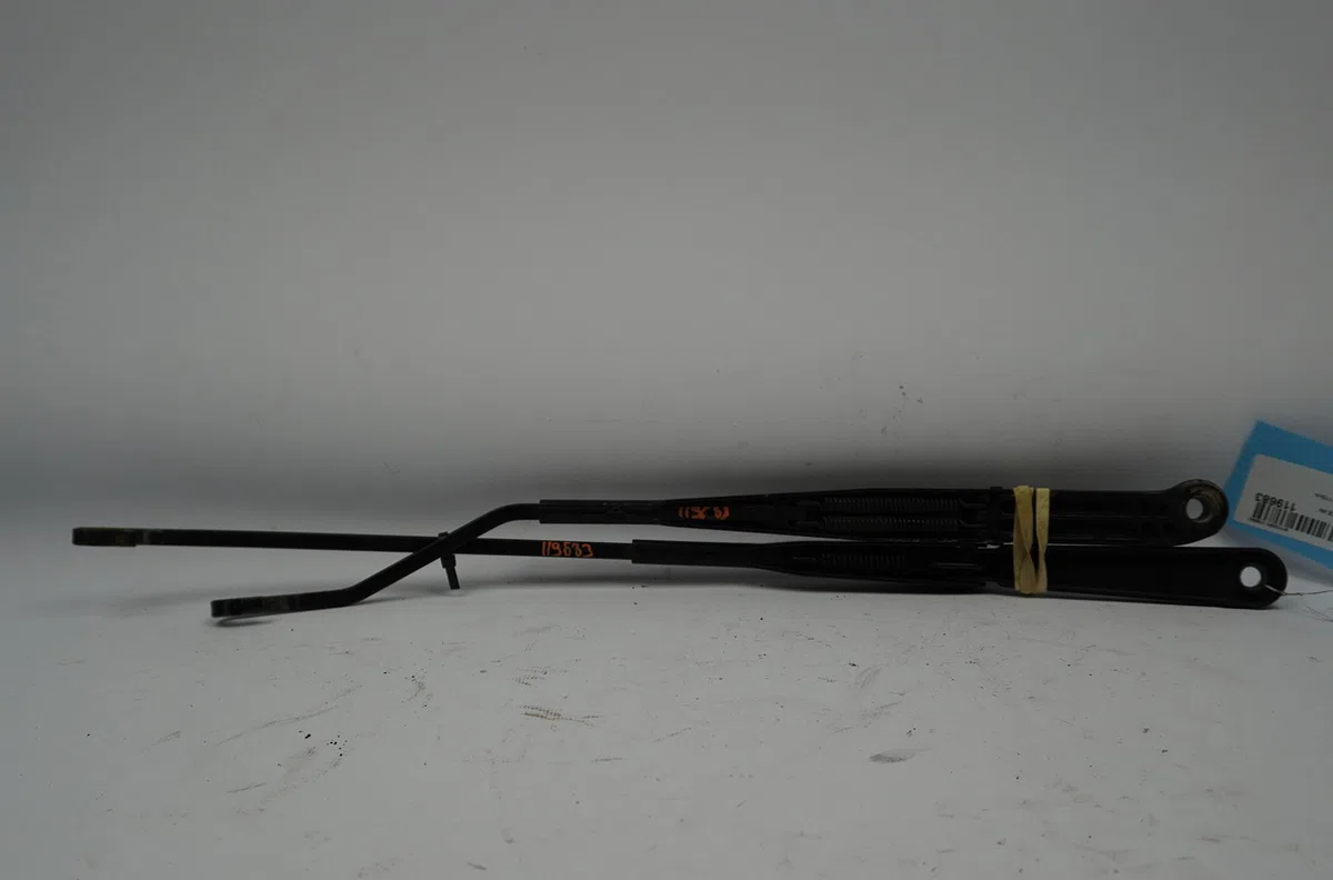Bras essuie-glace avant Peugeot 406 (8B) 2.0 hdi 110 (1998-2001) 4 portes occasion — photo 2