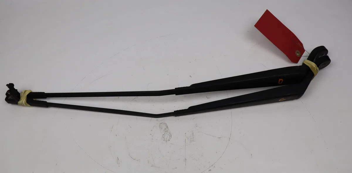Bras essuie-glace avant Peugeot 407 (6D_) 2.0 hdi 135 (6drhrh, 6drhre, 6drhrg, 6drhrj) (2004-2010) 4 portes occasion — photo 2
