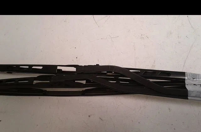 Bras essuie-glace avant Renault CLIO II (BB_, CB_) 1.5 dci (b-cb07) (2001-2009) 3 portes occasion — photo 4