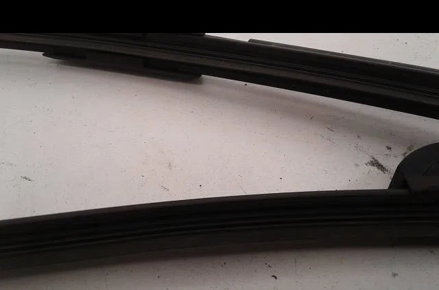 Bras essuie-glace avant Renault LAGUNA II (BG0-1_) 1.9 dci (bg1a, bg1w, bg0g) (2005-2007) occasion — photo 4