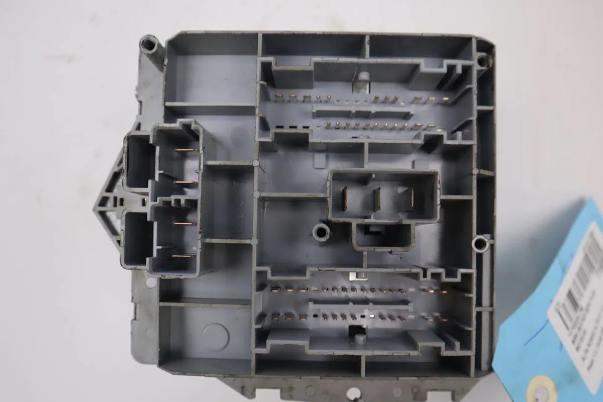 Bsm (boitier servitude moteur) Alfa romeo GT (937_) 1.9 jtd (937cxn1b) (2003-2010) 3 portes occasion — photo 4