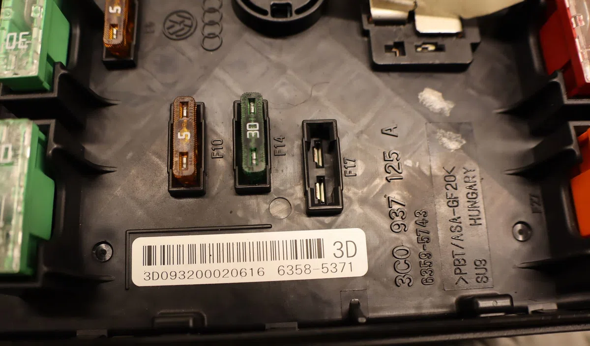 Bsm (boitier servitude moteur) Audi Q3 (8UB, 8UG) 2.0 tdi quattro (2011-2018) occasion — photo 4