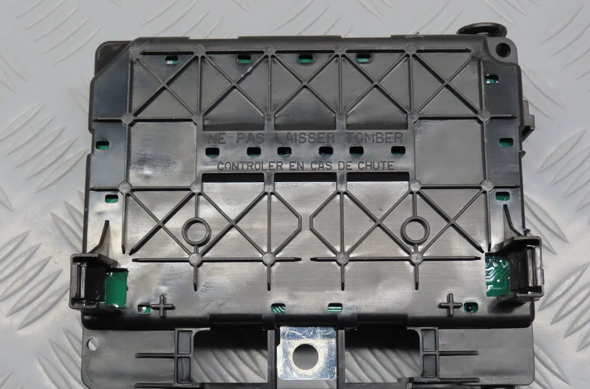 Bsm (boitier servitude moteur) Citroen BERLINGO - BERLINGO FIRST Camionnette-Monospace (M_) 1.6 hdi 75 (mb9hw) (2005-2011) 3 portes occasion — photo 2