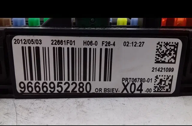Bsm (boitier servitude moteur) Citroen C3 II (SC_) 1.4 hdi 70 (sc8hzc, sc8hr0, sc8hp4) (2009) 5 portes occasion — photo 3