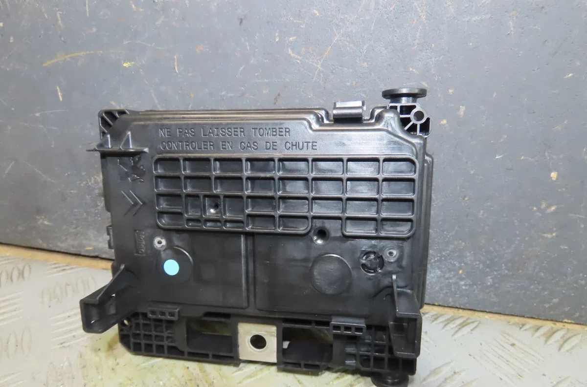 Bsm (boitier servitude moteur) Citroen C3 PICASSO (SH_) 1.4 vti 95 (2009) occasion — photo 3