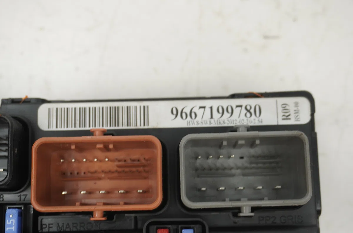 Bsm (boitier servitude moteur) Citroen C3 PICASSO (SH_) 1.6 hdi 90 (2010) 5 portes occasion — photo 3