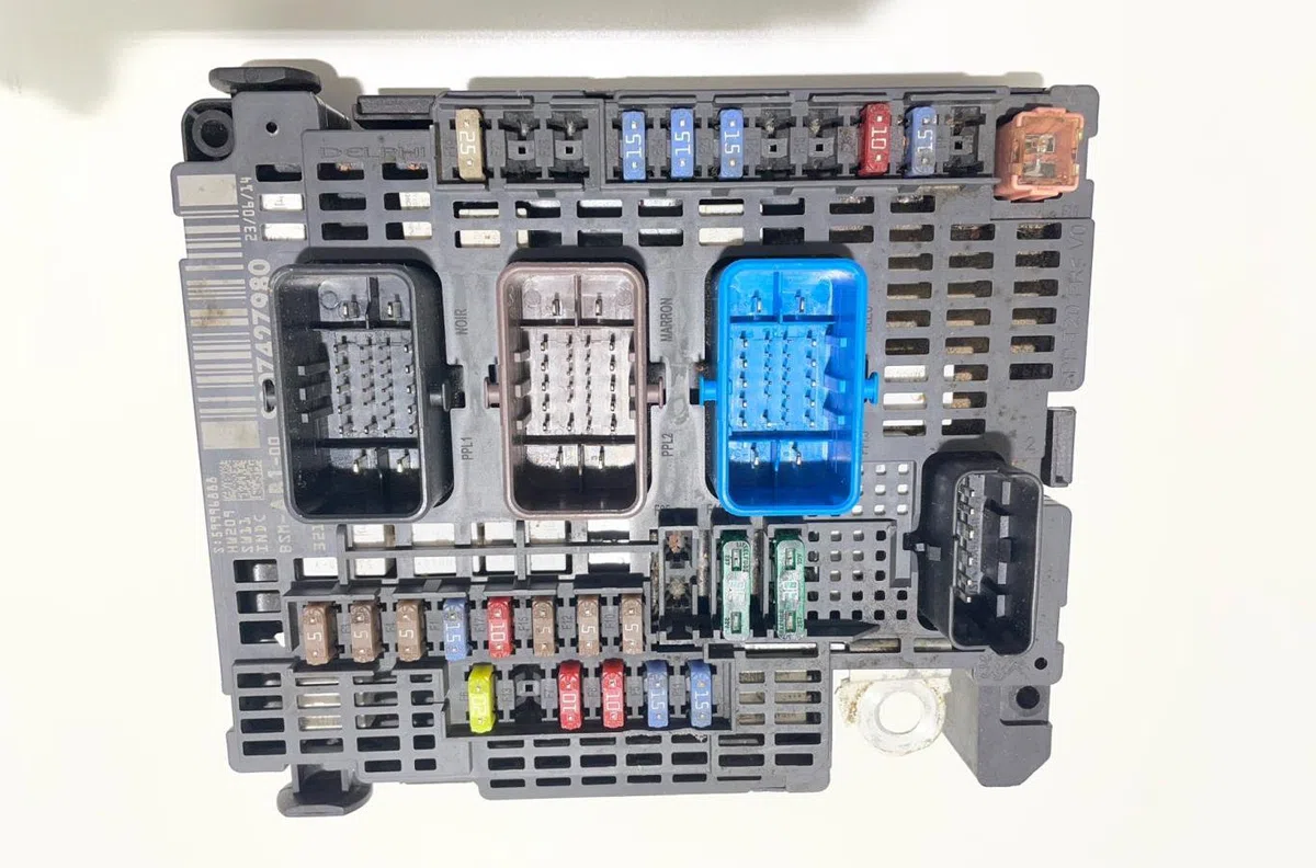 Bsm (boitier servitude moteur) CITROEN C4 2 PHASE 1 occasion — photo 4