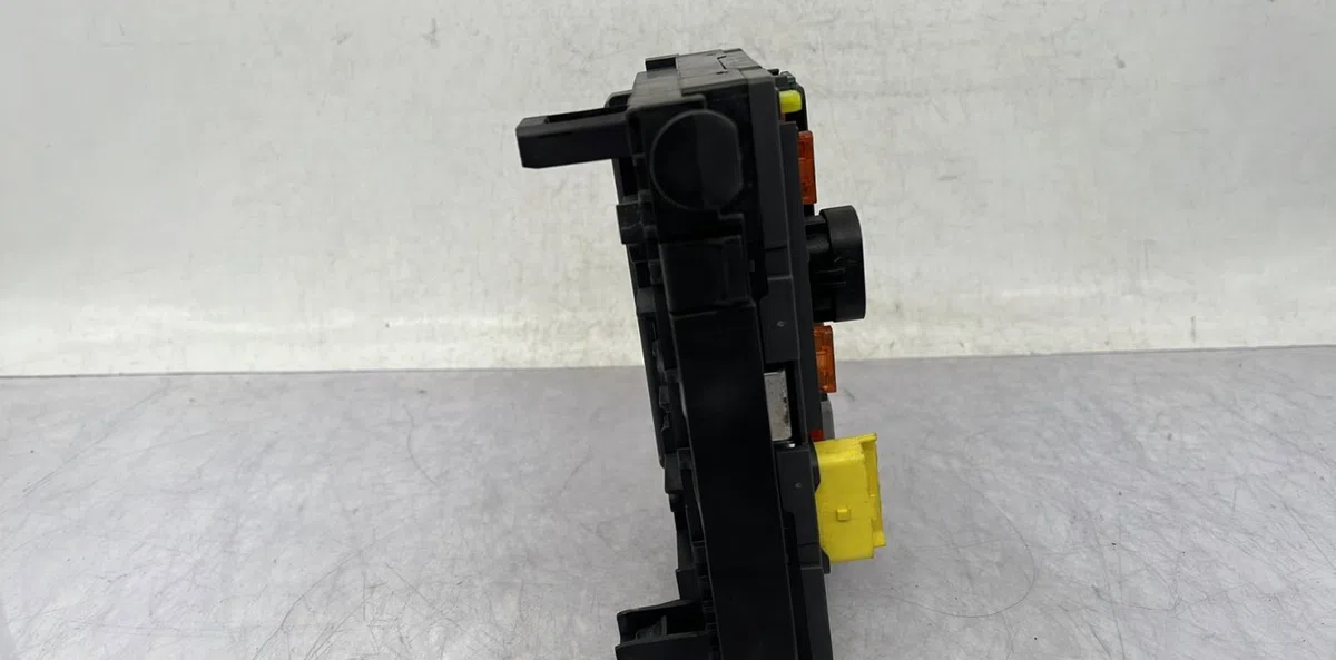 Bsm (boitier servitude moteur) CITROEN C4 GRAND PICASSO 1 occasion — photo 4