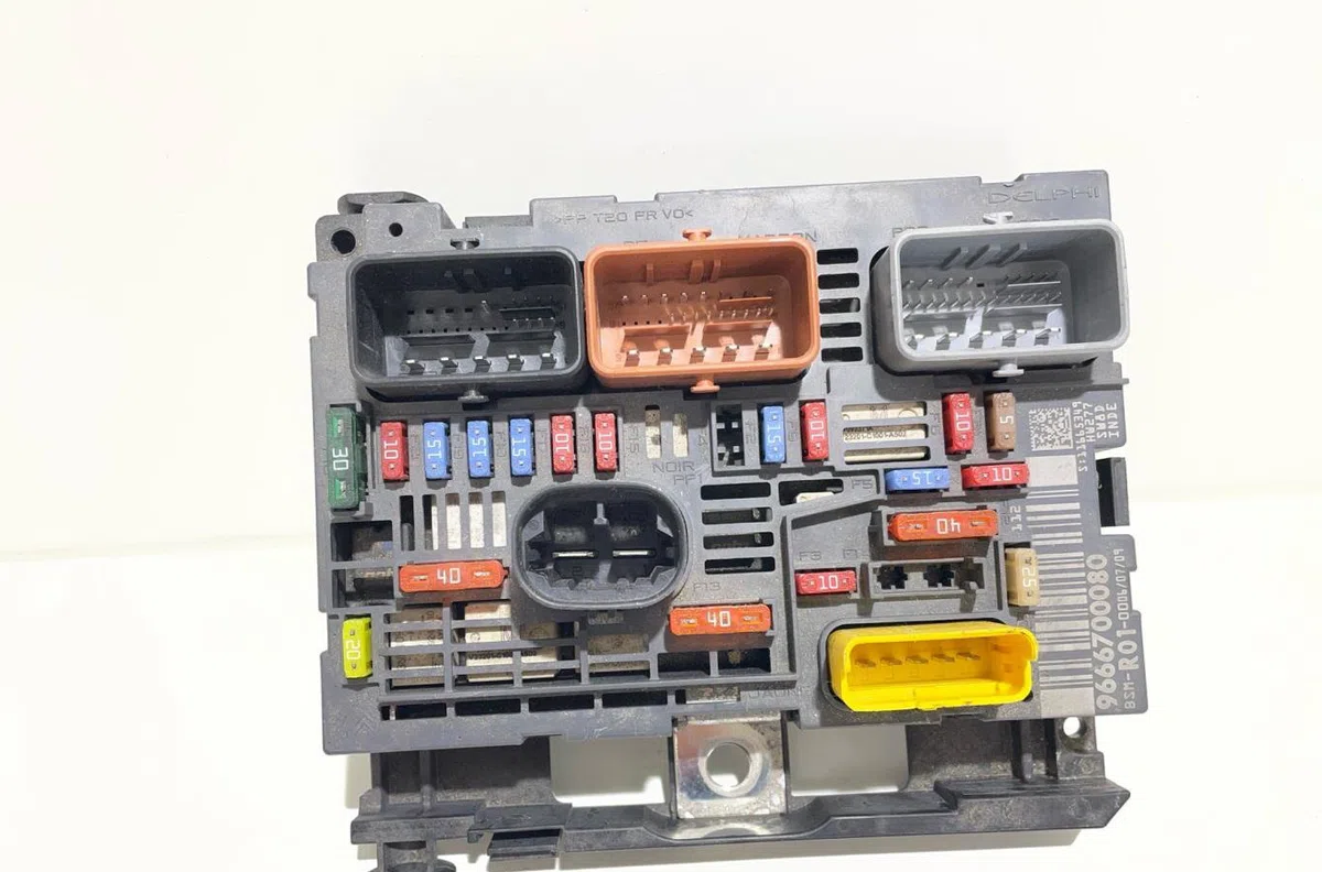 Bsm (boitier servitude moteur) Citroen C4 GRAND PICASSO I (UA_) 2.0 hdi 138 (2006-2013) occasion — photo 2
