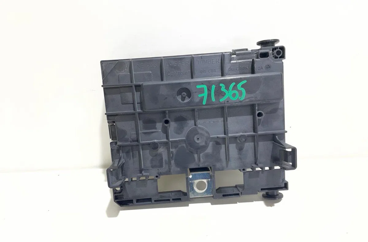 Bsm (boitier servitude moteur) Citroen C4 GRAND PICASSO I (UA_) 2.0 hdi 138 (2006-2013) occasion — photo 3
