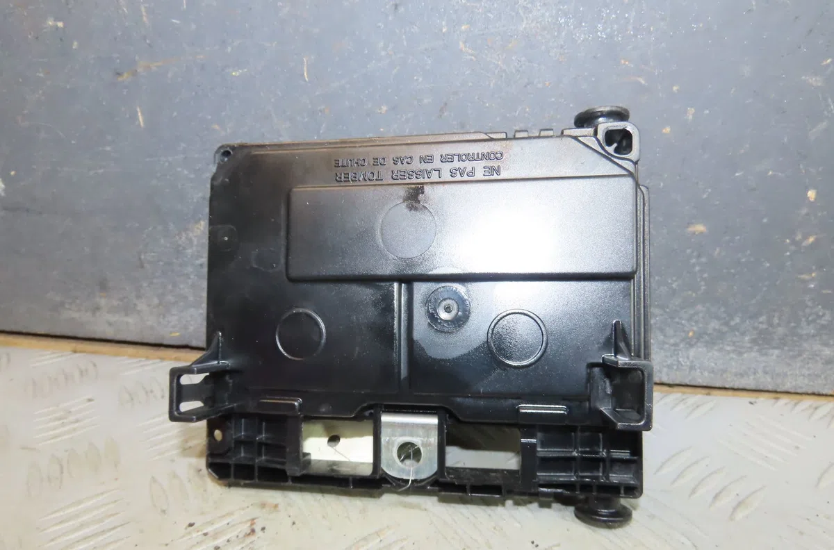 Bsm (boitier servitude moteur) Citroen C4 I (LC_) 1.6 hdi (2004-2011) 5 portes occasion — photo 3
