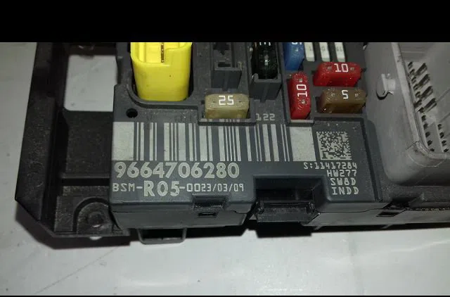 Bsm (boitier servitude moteur) Citroën C4 I (LC_) 1.6 hdi (2004-2011) occasion — photo 4