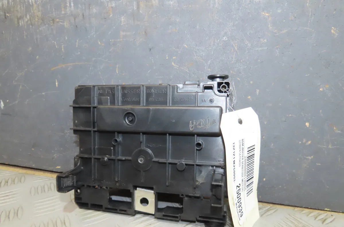 Bsm (boitier servitude moteur) Citroen C4 PICASSO I Monospace (UD_) 1.6 hdi 110 (2010-2013) 5 portes occasion — photo 3