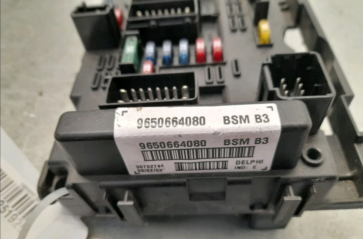 Bsm (boitier servitude moteur) Citroën XSARA (N1) 1.6 16v (2000-2005) 5 portes occasion — photo 4