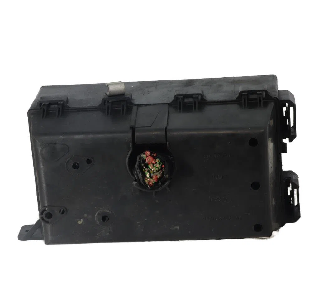 Bsm (boitier servitude moteur) FORD FOCUS 1 BREAK occasion — photo 4