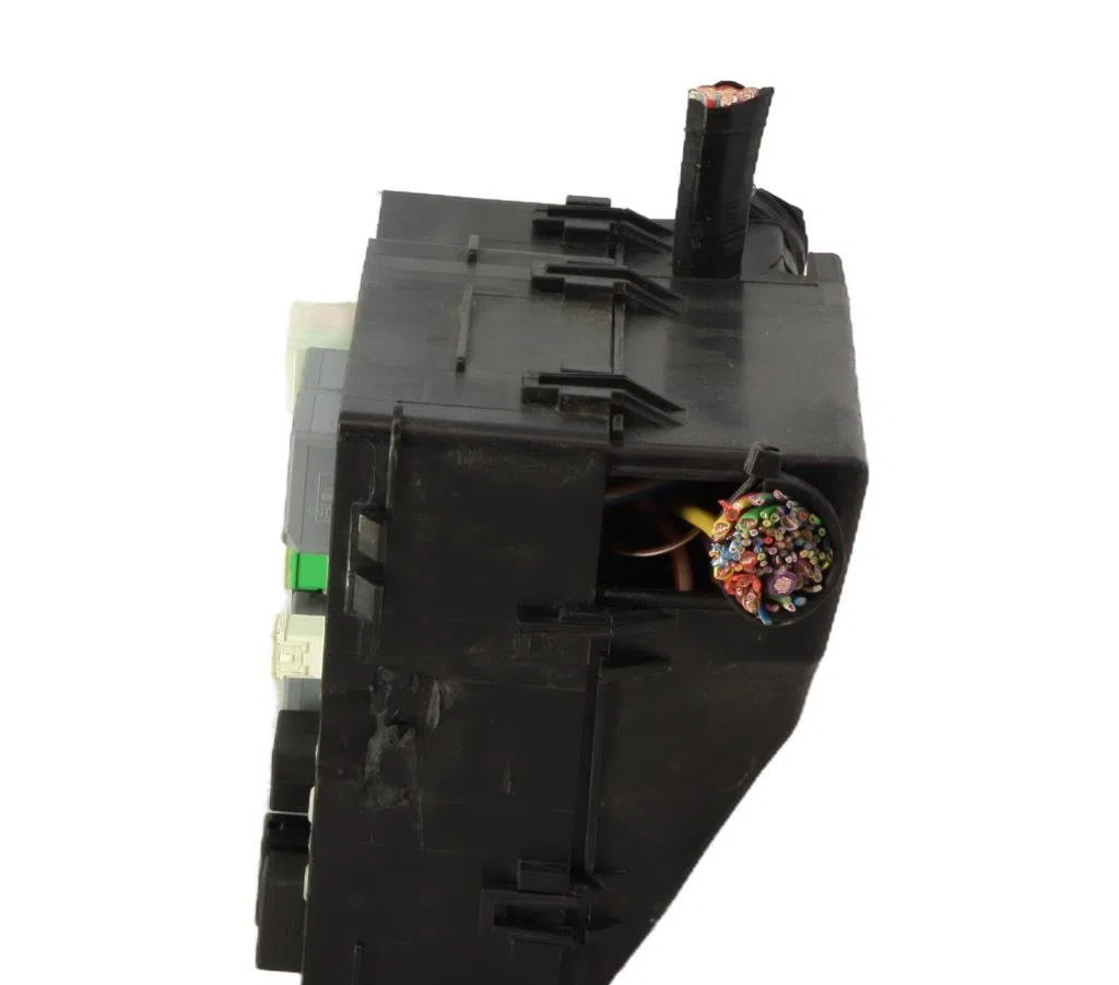 Bsm (boitier servitude moteur) Ford FOCUS III 2.0 tdci (2010-2014) occasion — photo 3