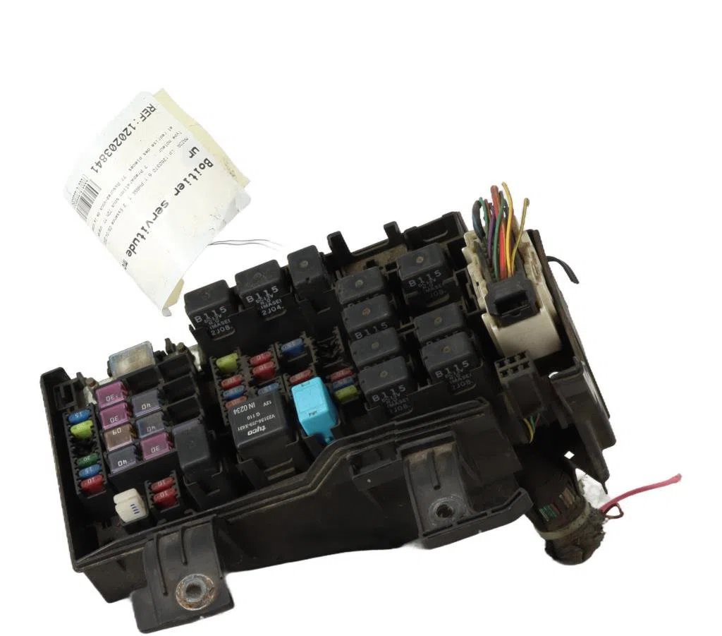 Bsm (boitier servitude moteur) Mazda 6 Hatchback (GG) 2.0 (gges) (2002-2007) occasion — photo 2