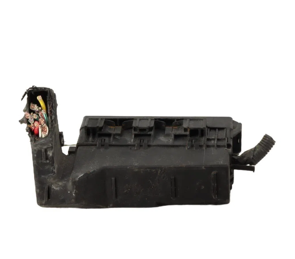 Bsm (boitier servitude moteur) Nissan X-TRAIL I (T30) 2.2 di 4x4 (2001-2005) occasion — photo 4