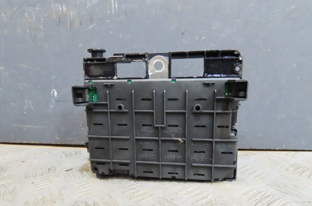 Bsm (boitier servitude moteur) Peugeot 206 (2L_, 2M_) 1.4 hdi eco 70 (2009-2013) 5 portes occasion — photo 3