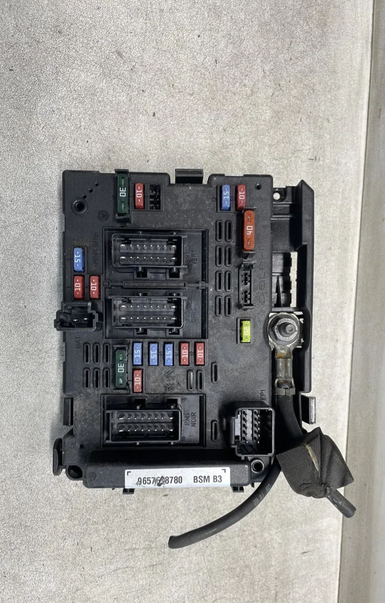 Bsm (boitier servitude moteur) Peugeot 206 (2L_, 2M_) 1.4 hdi eco 70 (2009-2013) 5 portes occasion — photo 3