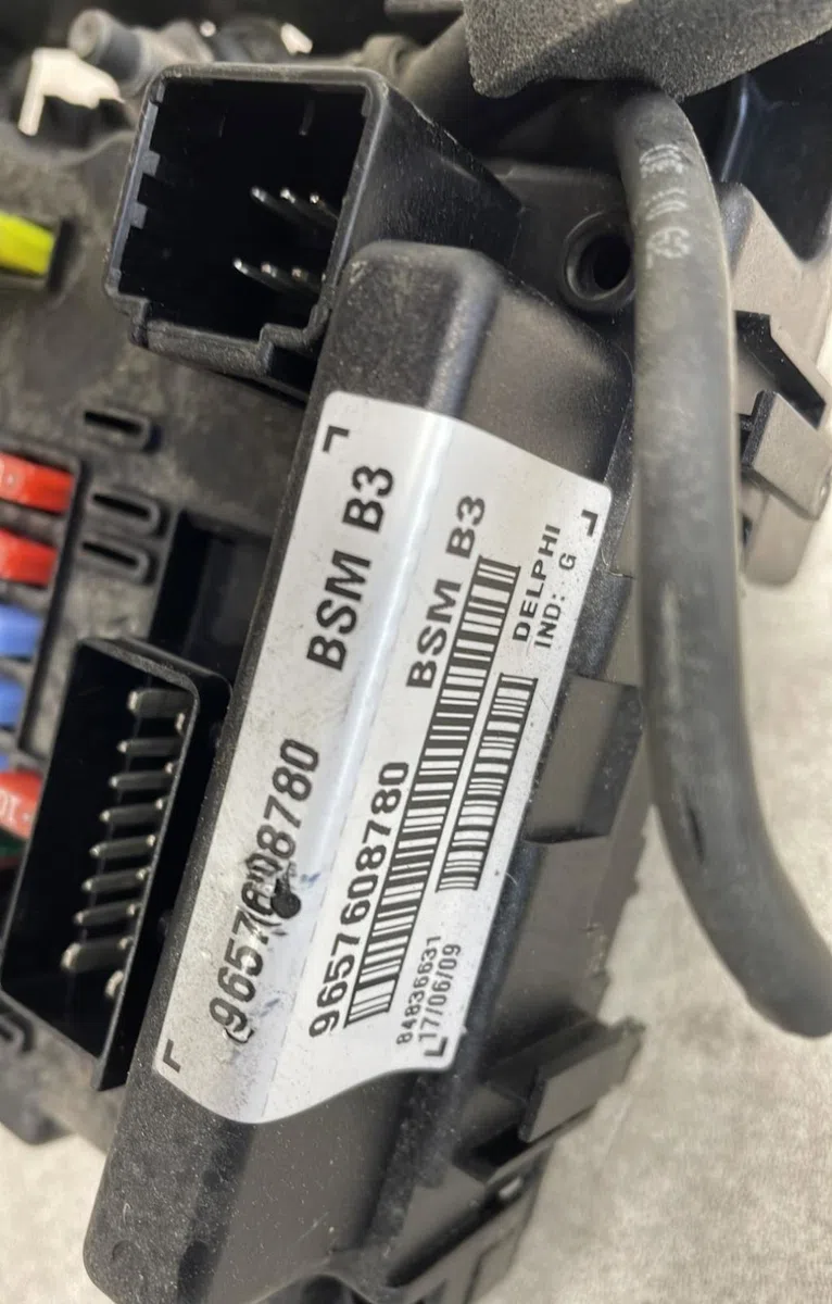 Bsm (boitier servitude moteur) Peugeot 206 (2L_, 2M_) 1.4 hdi eco 70 (2009-2013) 5 portes occasion — photo 4