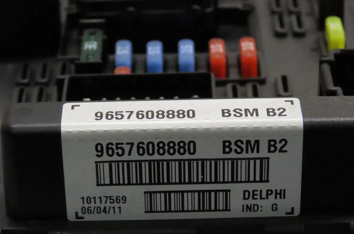 Bsm (boitier servitude moteur) Peugeot 206 (2L_, 2M_) 1.4 i (2010-2013) occasion — photo 4
