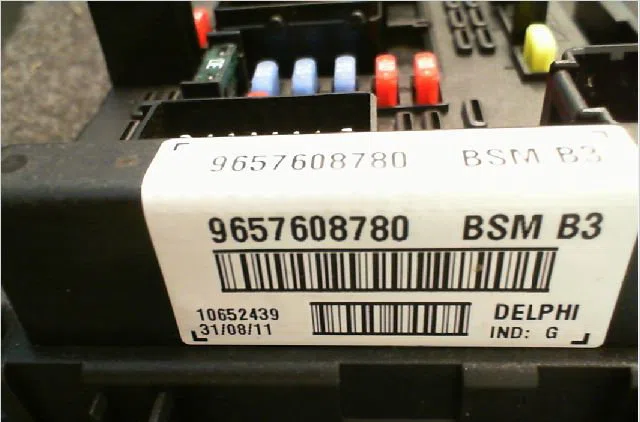 Bsm (boitier servitude moteur) Peugeot 206 (2L_, 2M_) 1.4 i (2010-2013) occasion — photo 4