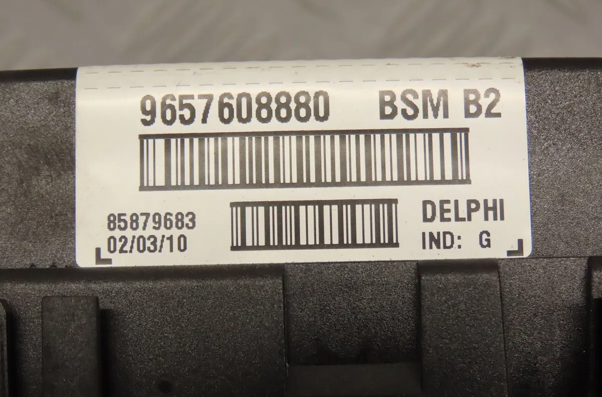 Bsm (boitier servitude moteur) Peugeot 206 (2L_, 2M_) 1.4 i (2lkfwa, 2mkfwa) (2009-2013) 3 portes occasion — photo 3