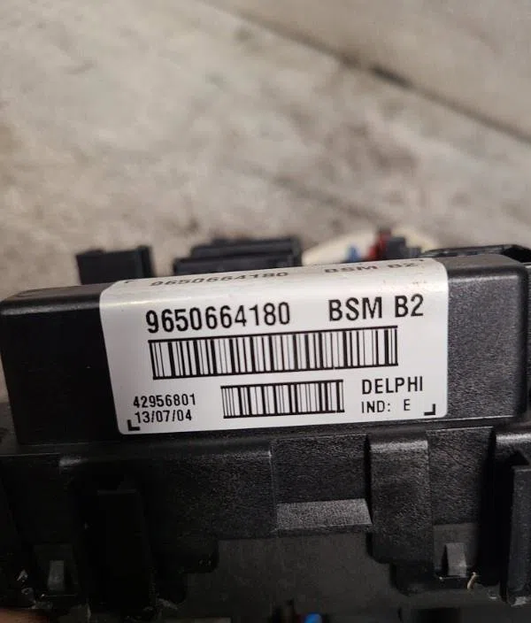 Bsm (boitier servitude moteur) Peugeot 206 3-5 portes (2A-C) 1.1 i (1998-2007) occasion — photo 4