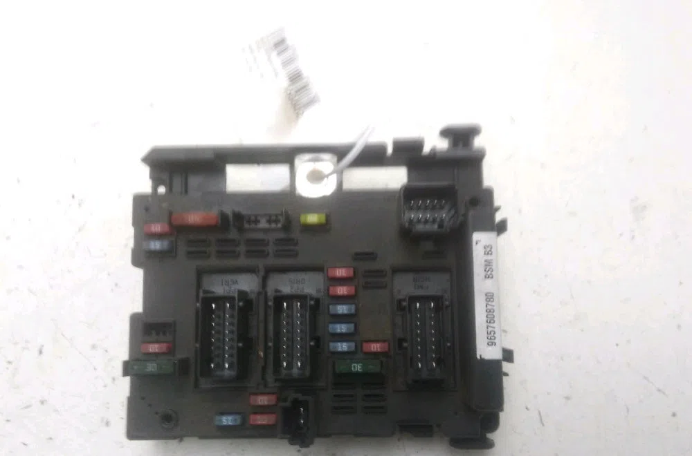Bsm (boitier servitude moteur) Peugeot 206 3-5 portes (2A-C) 1.4 16v (2003-2008) occasion — photo 2