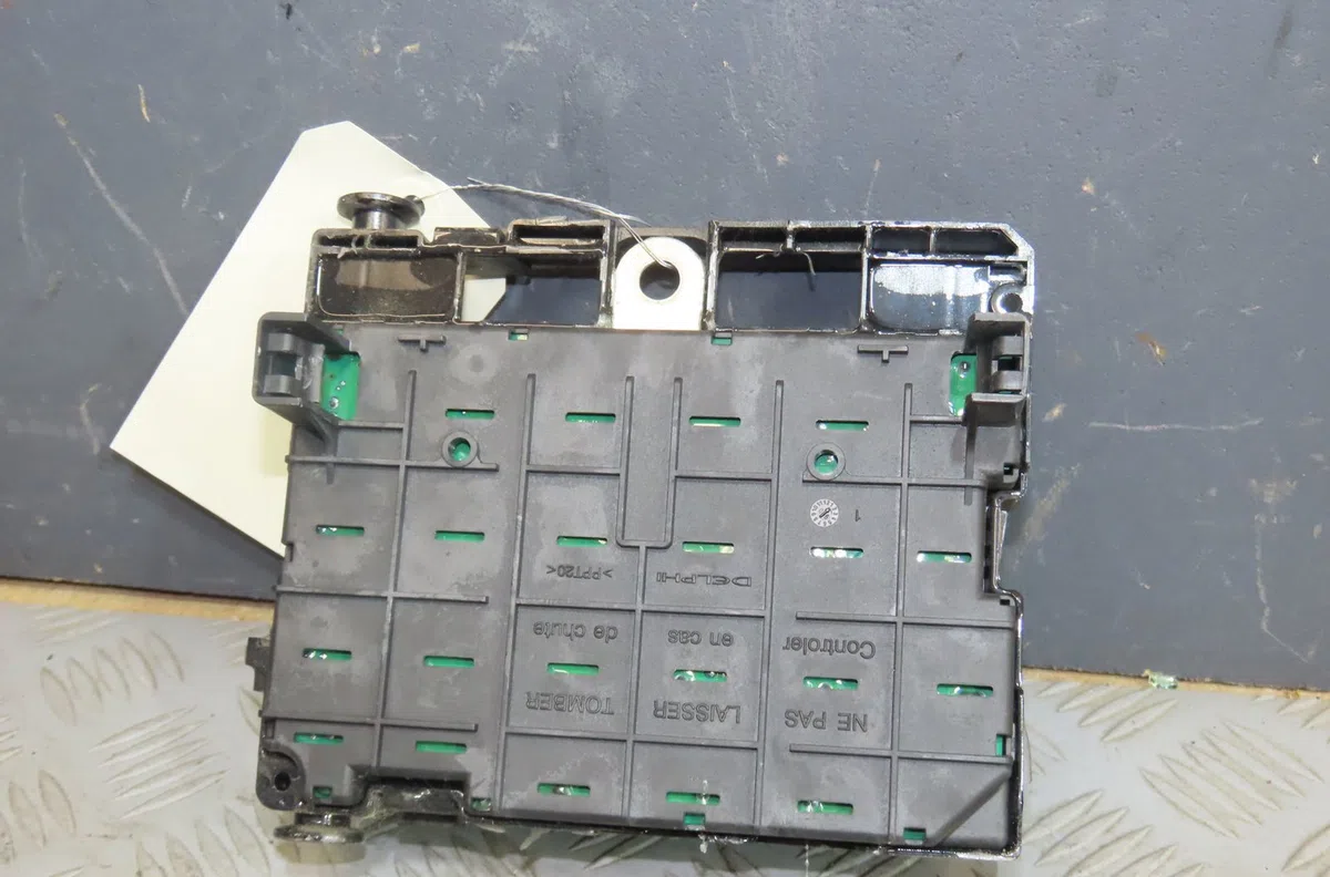 Bsm (boitier servitude moteur) Peugeot 206 3-5 portes (2A-C) 1.4 hdi eco 70 (2001-2009) 5 portes occasion — photo 3