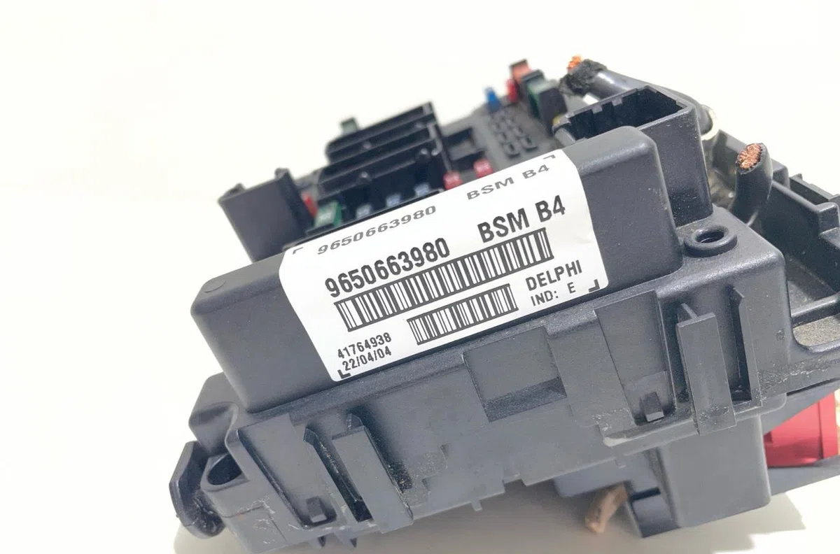 Bsm (boitier servitude moteur) Peugeot 206 3-5 portes (2A-C) 1.4 hdi eco 70 (2001-2009) 5 portes occasion — photo 2