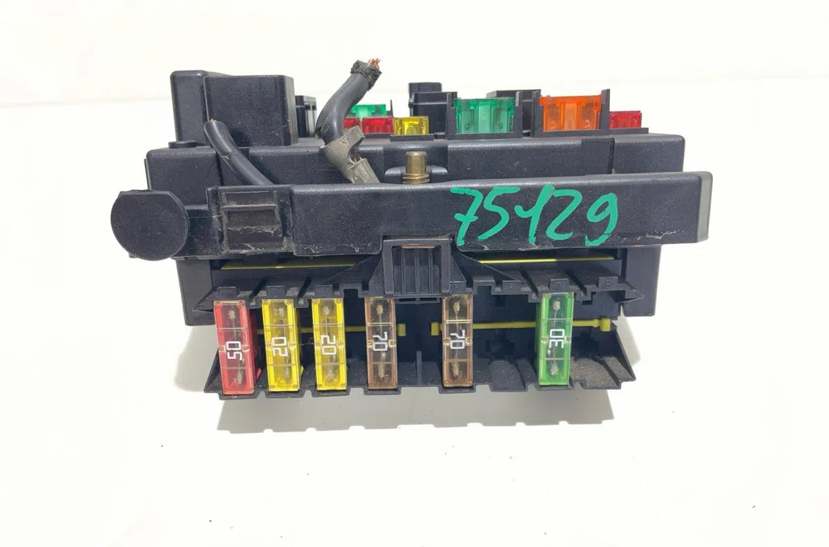 Bsm (boitier servitude moteur) Peugeot 206 3-5 portes (2A-C) 1.4 hdi eco 70 (2001-2009) 5 portes occasion — photo 3