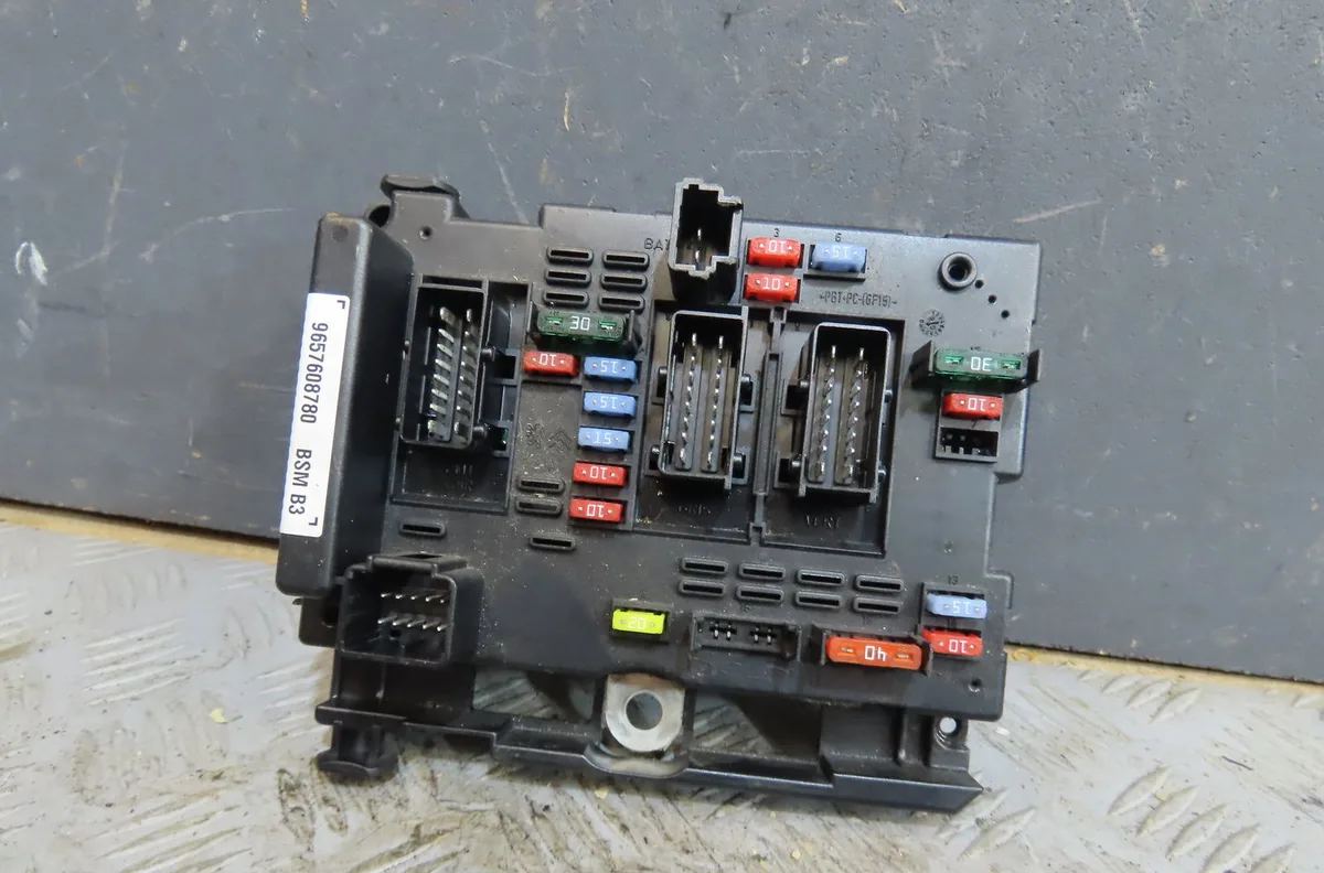 Bsm (boitier servitude moteur) Peugeot 206 3-5 portes (2A-C) 1.4 i (1998-2012) 3 portes occasion