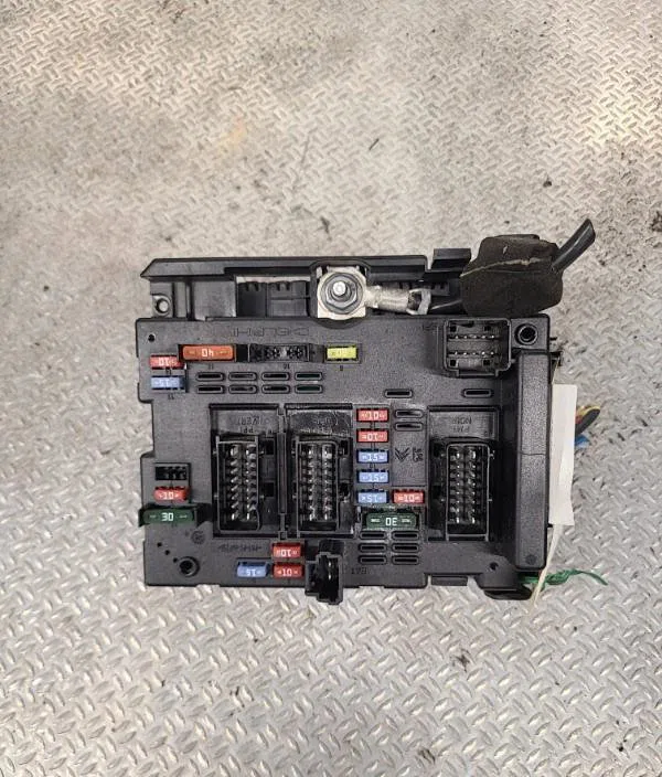 Bsm (boitier servitude moteur) Peugeot 206 3-5 portes (2A-C) 1.4 i (1998-2012) 3 portes occasion — photo 2