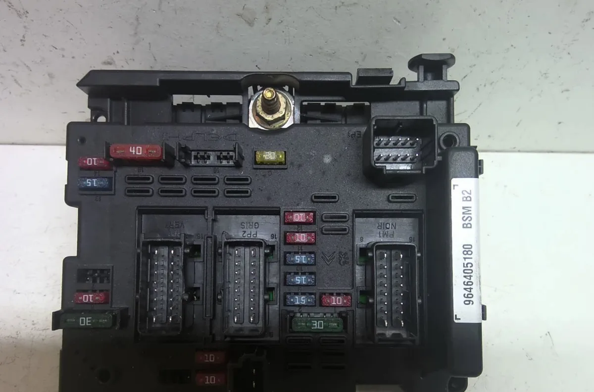 Bsm (boitier servitude moteur) Peugeot 206 3-5 portes (2A-C) 1.4 i (1998-2012) 3 portes occasion
