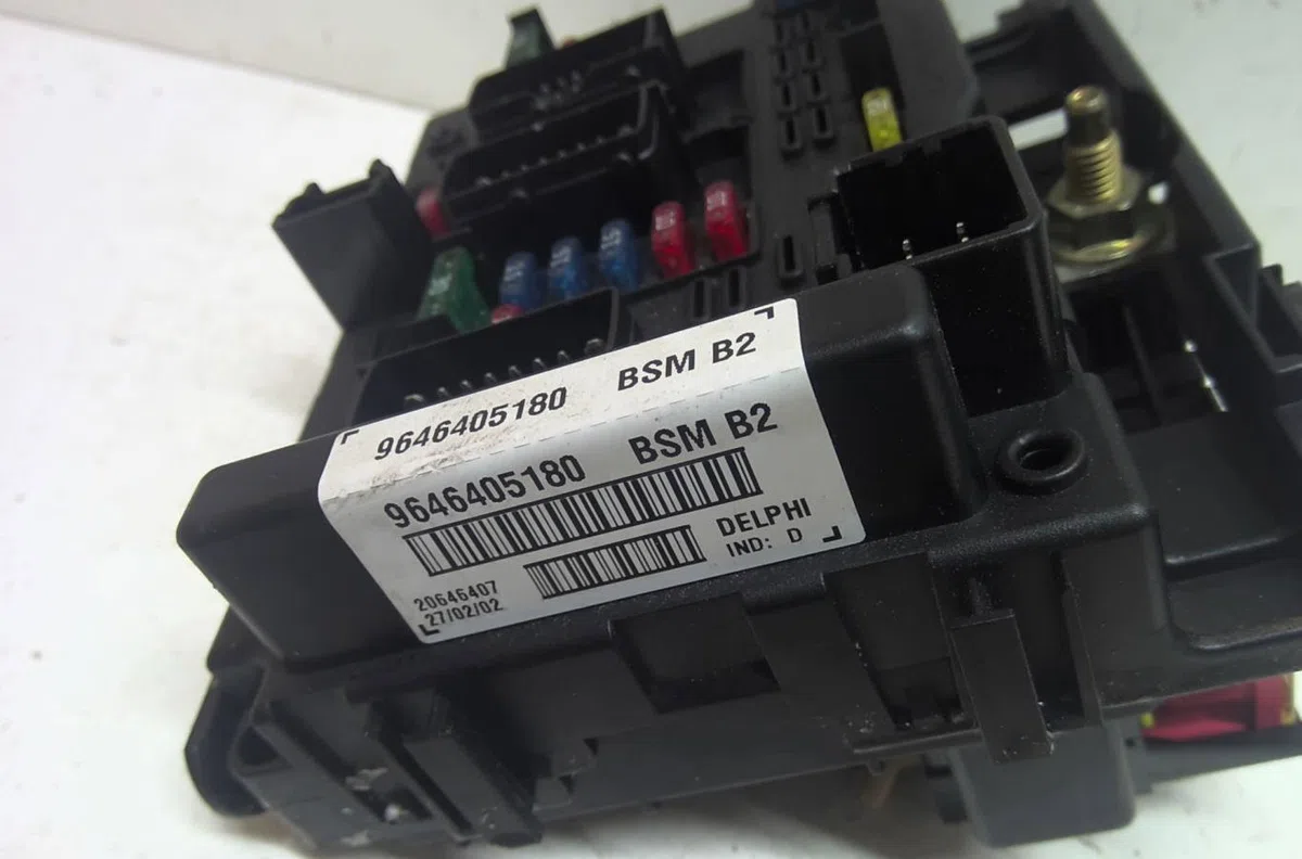 Bsm (boitier servitude moteur) Peugeot 206 3-5 portes (2A-C) 1.4 i (1998-2012) 3 portes occasion — photo 3