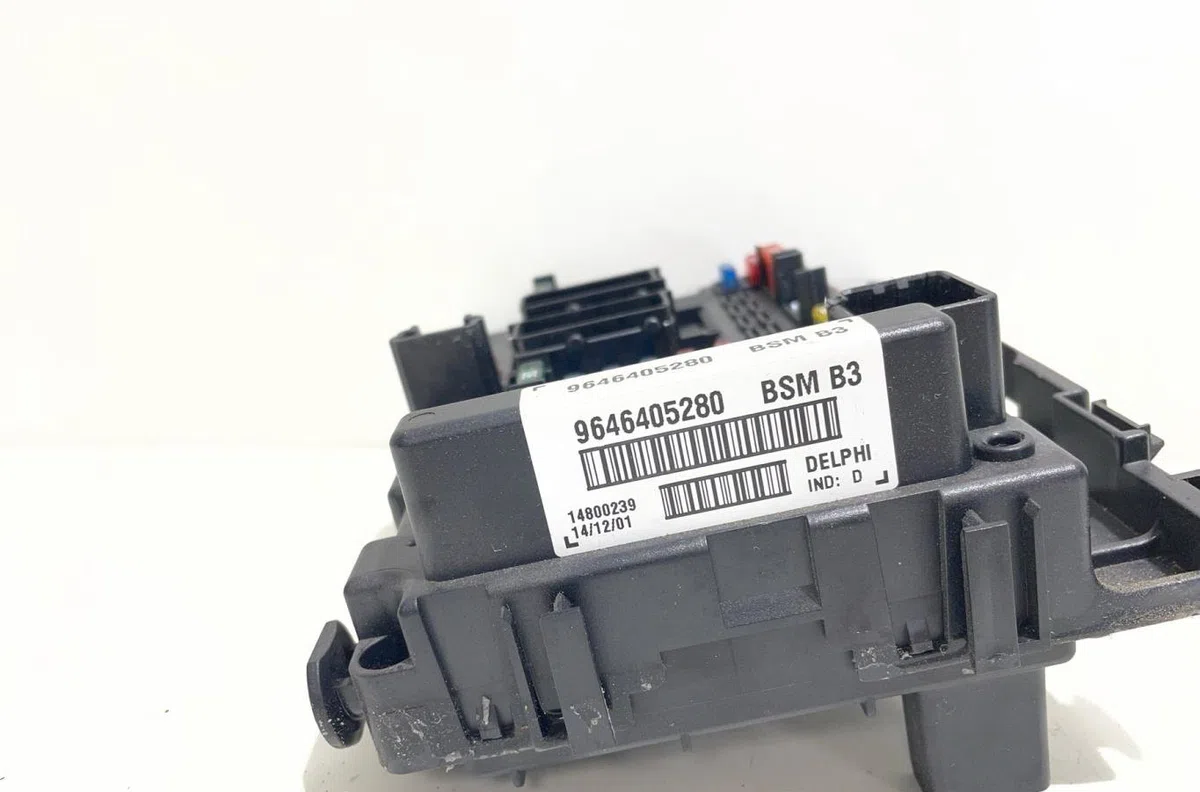 Bsm (boitier servitude moteur) Peugeot 206 3-5 portes (2A-C) 1.4 i (1998-2012) 3 portes occasion — photo 4