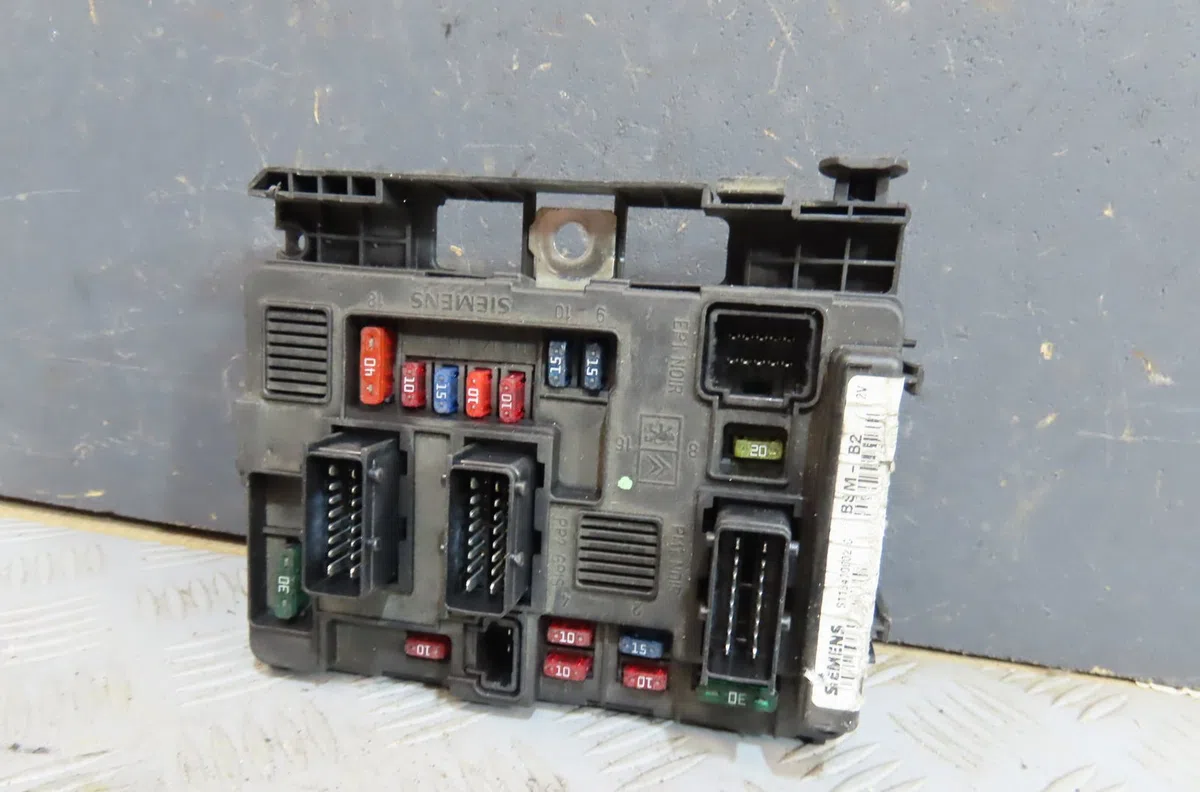Bsm (boitier servitude moteur) Peugeot 206 3-5 portes (2A-C) 2.0 hdi 90 (1999-2009) 5 portes occasion — photo 2