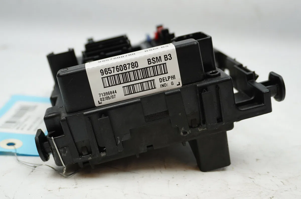 Bsm (boitier servitude moteur) Peugeot 206 A trois volumes 1.6 16v (2007) occasion — photo 4