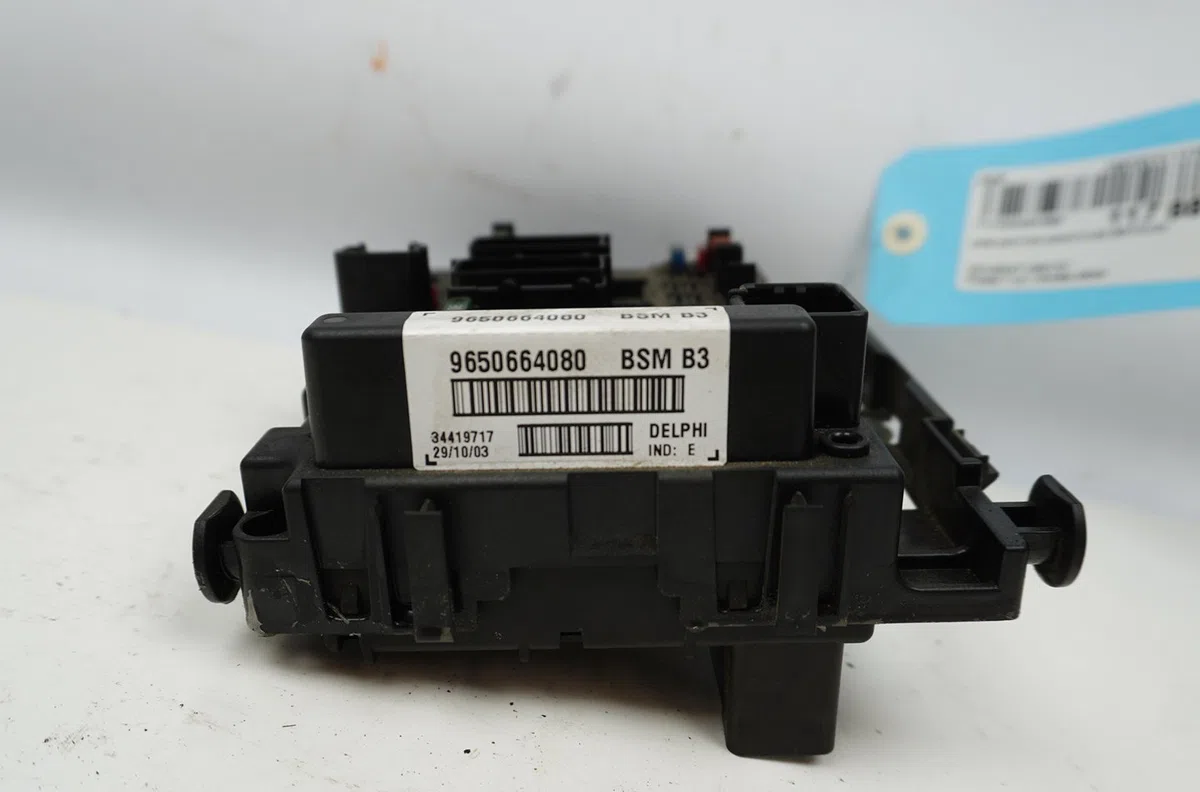 Bsm (boitier servitude moteur) Peugeot 206 CC (2D) 1.6 16v (2dnfuf, 2dnfur) (2000-2007) 2 portes occasion — photo 3