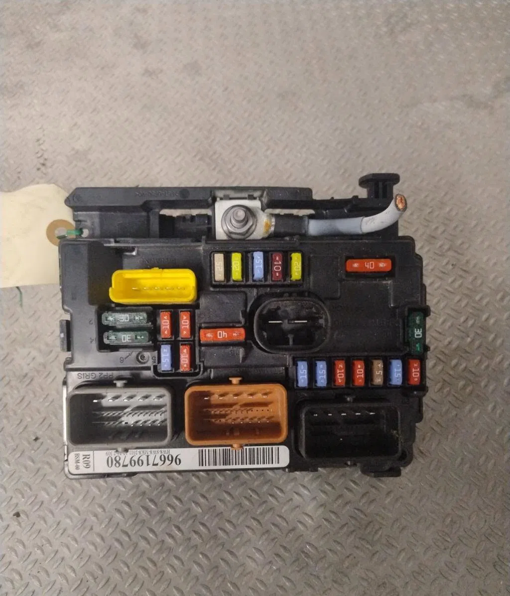 Bsm (boitier servitude moteur) PEUGEOT 207  207 PHASE 2 occasion — photo 2