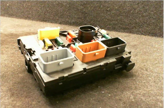 Bsm (boitier servitude moteur) Peugeot 207-207 (WA_, WC_) 1.4 16v (2006-2013) 3 portes occasion — photo 3