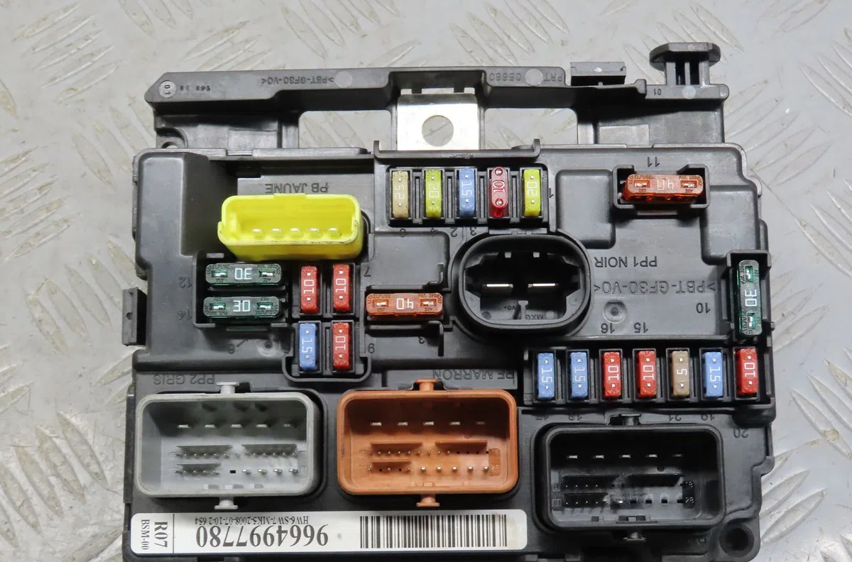Bsm (boitier servitude moteur) Peugeot 207-207 (WA_, WC_) 1.4 16v (2006-2013) 3 portes occasion — photo 2