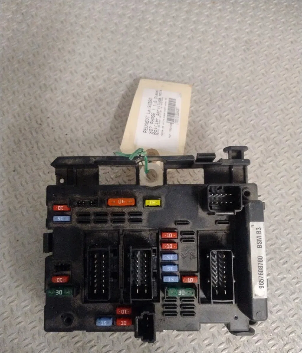 Bsm (boitier servitude moteur) Peugeot 307 (3A-C) 1.6 hdi 110 (2004-2009) 5 portes occasion — photo 2