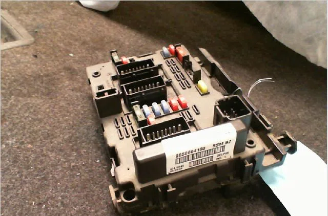Bsm (boitier servitude moteur) Peugeot 307 Break (3E) 2.0 hdi 90 (2002-2008) occasion — photo 3